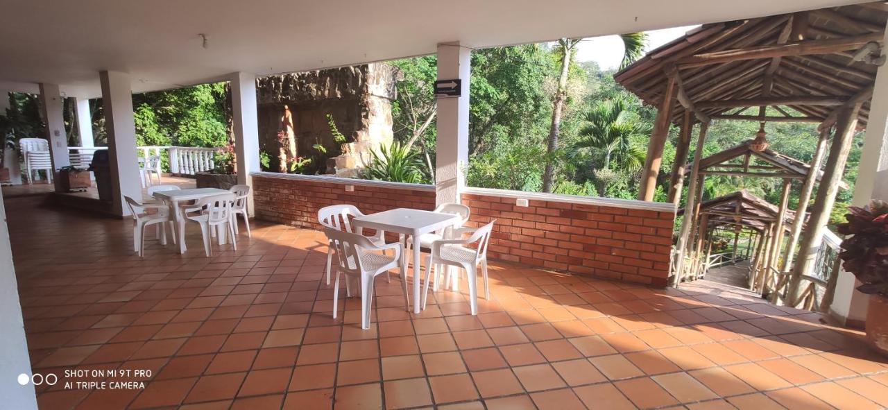 Hotel Campestre Umpala San Gil Exterior photo